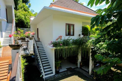 Hotel Dewi Villa