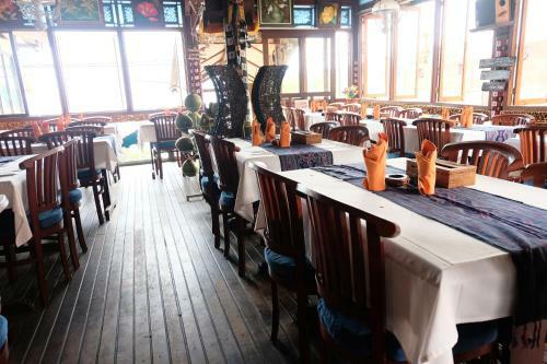 Hotel Kerti Beach Bungalow And Restaurant