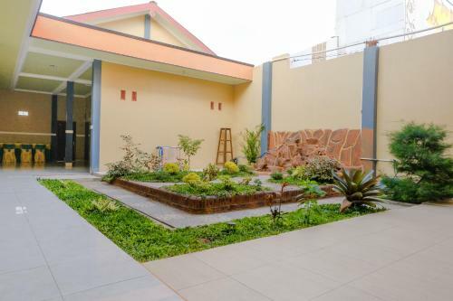 Posada Spot On 1987 Arsyana Residence