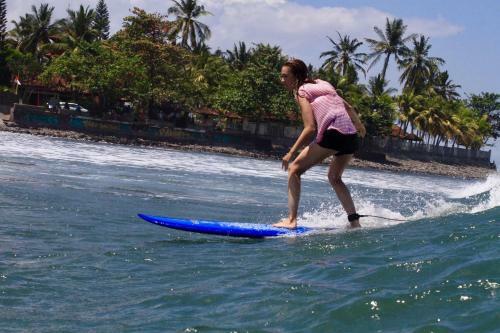 Hostal Medewi Secret Surfcamp