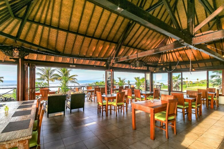 Hotel Sea Medewi Resort