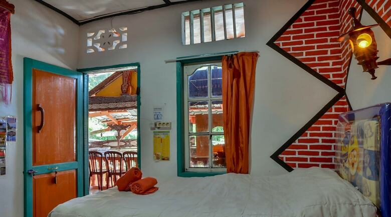 Hostal Marysca Guesthouse