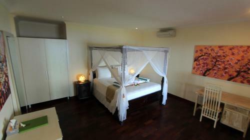 Poinciana Resort