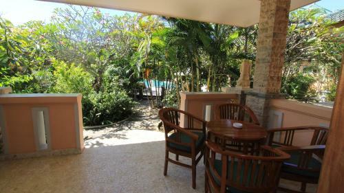 Poinciana Resort