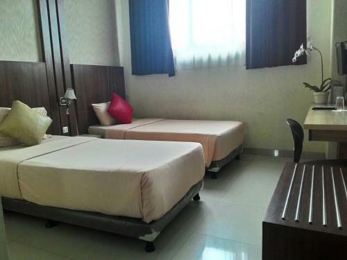 City Hotel
