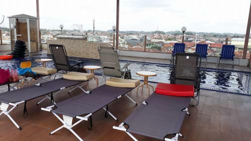 City Hotel