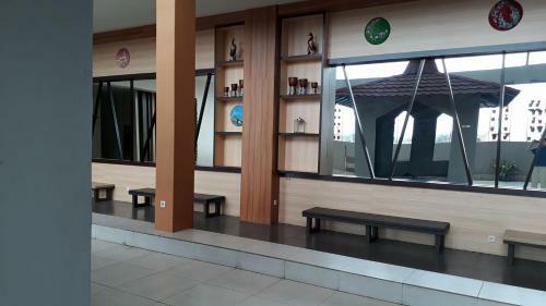 City Hotel