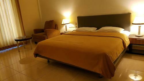 Crown Hotel