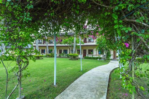 Hotel Capital O 2796 Medana Bay Marina
