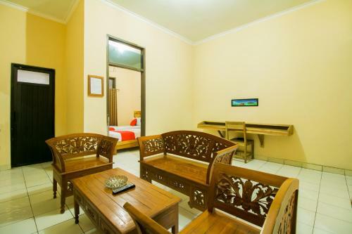 Posada Oyo 937 Mahessa Indah Residence