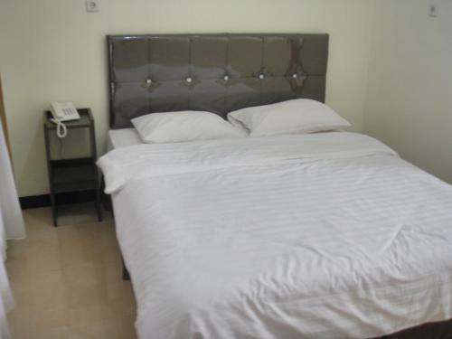 Dena Hotel