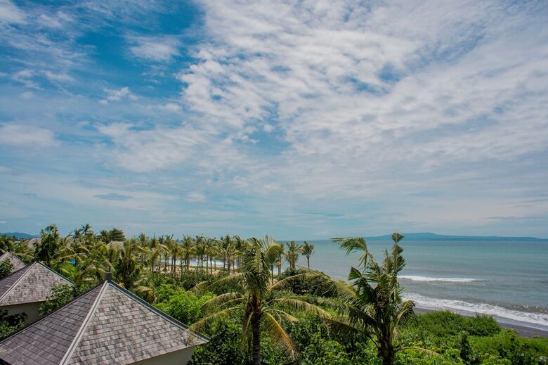 Hotel Komaneka At Keramas Beach