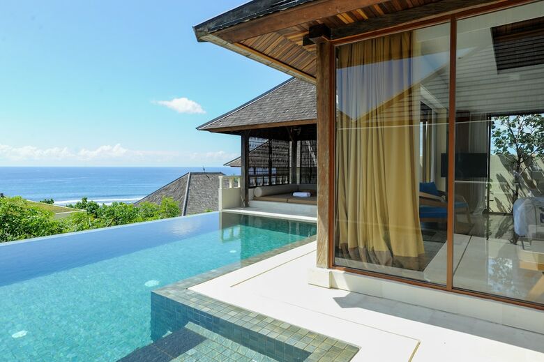 Hotel Komaneka At Keramas Beach
