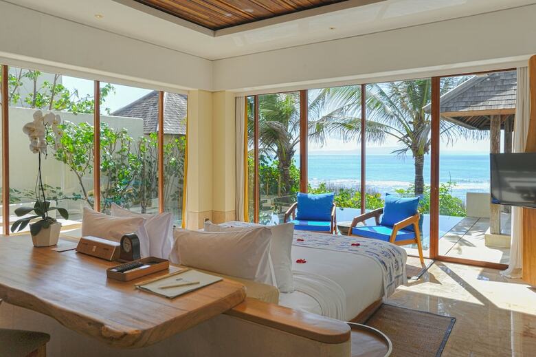 Hotel Komaneka At Keramas Beach