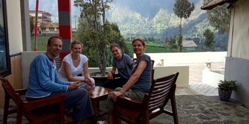 Hostal Bromo Otix Guest House