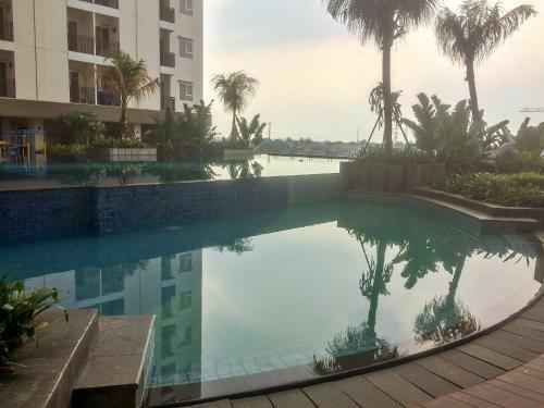 Cozy Studio Apartment @ Cinere Resort By Travelio