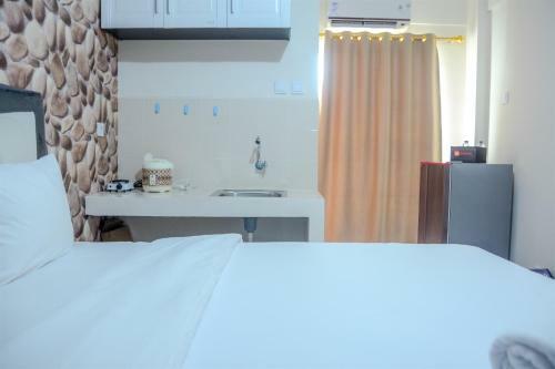Cozy Studio Apartment @ Cinere Resort By Travelio