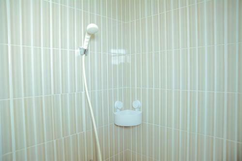 Cozy Studio Apartment @ Cinere Resort By Travelio