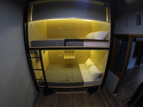 Albergue Innbox Capsule Hotel