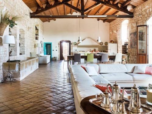 Finocchiara Villa Sleeps 6 Pool Wifi