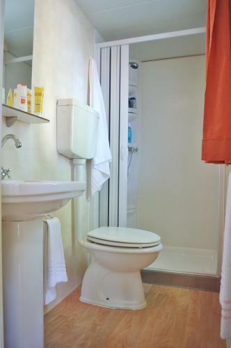 Happy Camp Mobile Homes In Camping Village Bella Sardinia