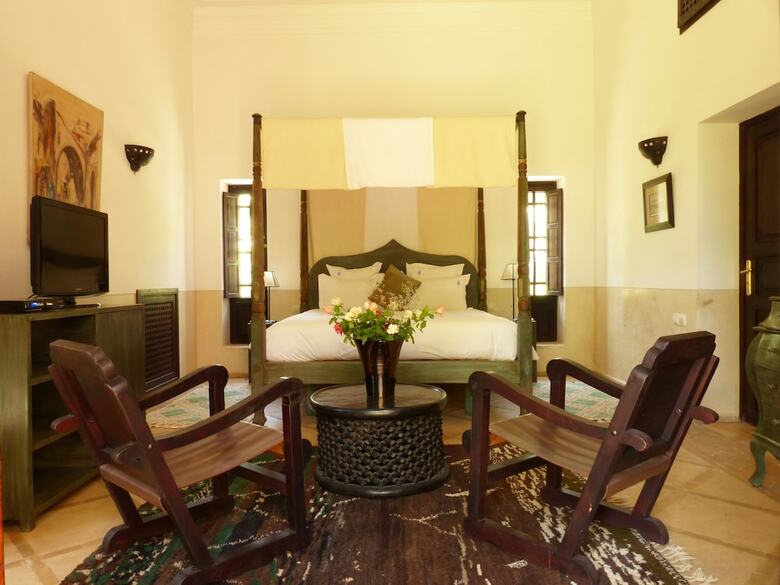 Hostal Villa Le Perroquet Bleu