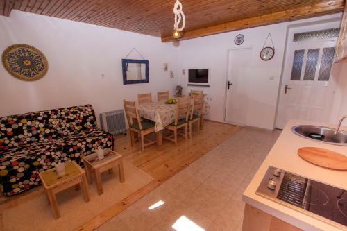 Macondo House