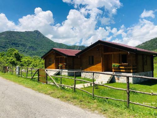 Lodge Orahovo Cottages