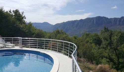 Whitehouse Villa