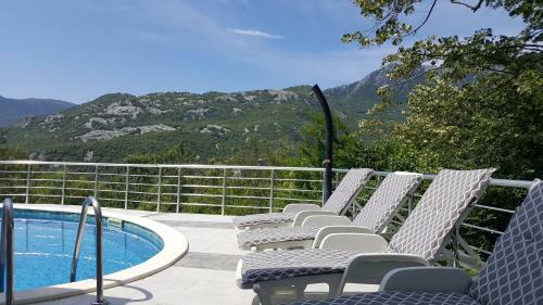 Whitehouse Villa
