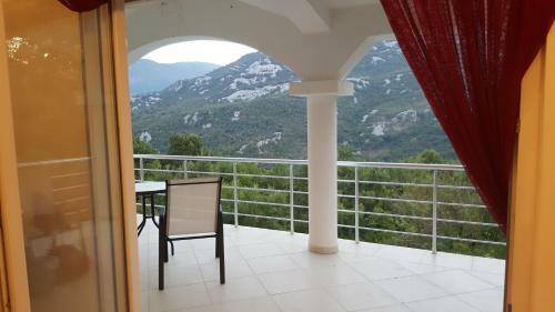 Whitehouse Villa