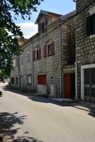 A Hundred Olive Trees Apartments