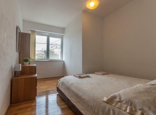 Modern Waterfront Apartment, Old Town Kotor
