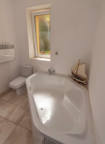 Modern Waterfront Apartment, Old Town Kotor