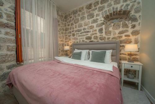Hostal Antika Guesthouse