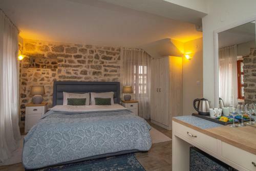 Hostal Antika Guesthouse