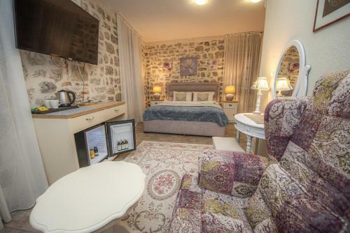 Hostal Antika Guesthouse