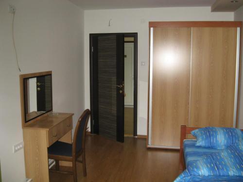 B&B Apolon