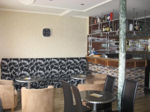 B&B Apolon