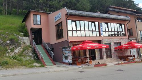 B&B Apolon