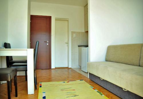 Grejm Family Apartments