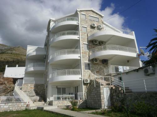 Sunset Residence Apartments