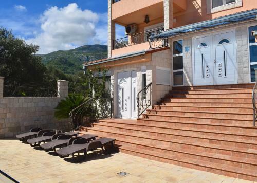 Villa Dolphin Apartments