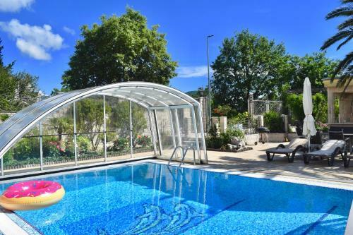 Villa Dolphin Apartments