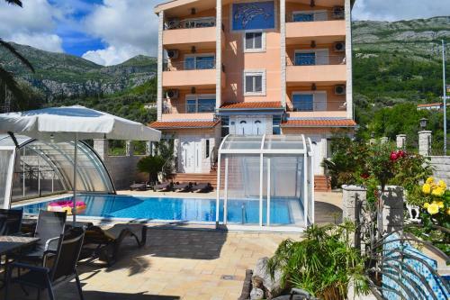Villa Dolphin Apartments