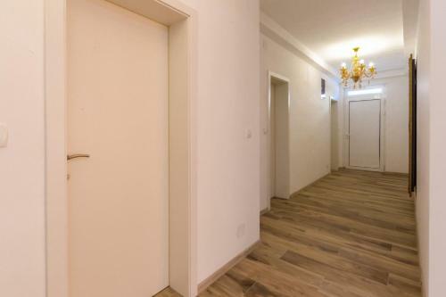 Opium Mar Apartments