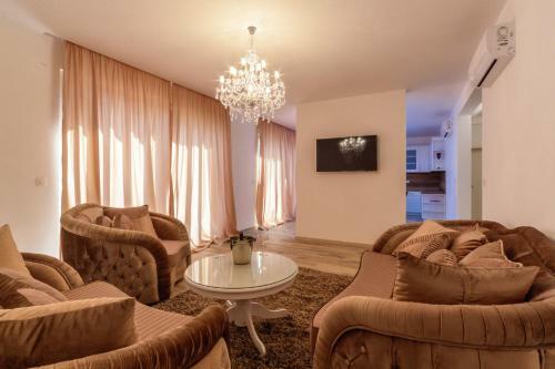 Opium Mar Apartments