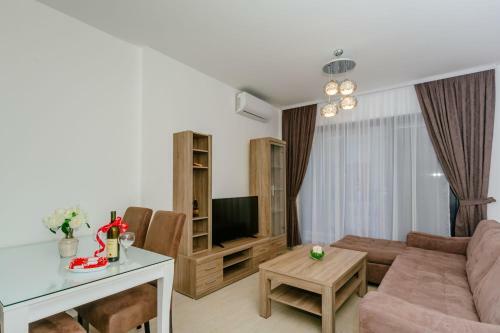 Opium Mar Apartments