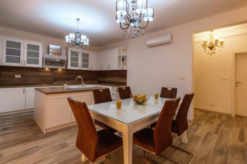 Opium Mar Apartments