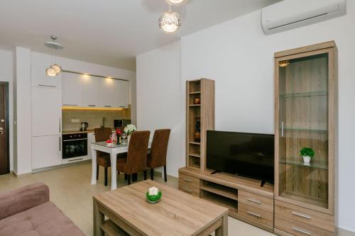 Opium Mar Apartments